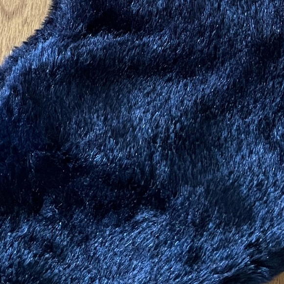 Plush Blue Xmas Stocking with White Cuff. 18" New excellent condition - Picture 4 of 4